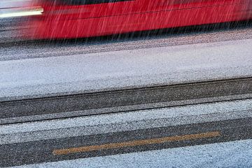 De geur van een voorbijrijdende tram van Matthias Luescher