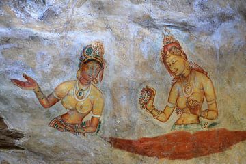 Fresco van wolkenmeisjes op de leeuwenrots van Sigiriya van Antwan Janssen