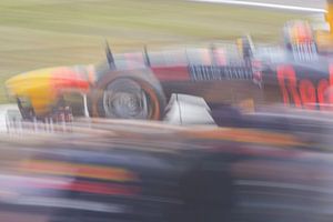 Max op volle snelheid over Zandvoort