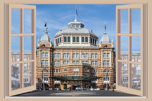 Uitzicht vanuit het raam op het Kurhaus in Scheveningen