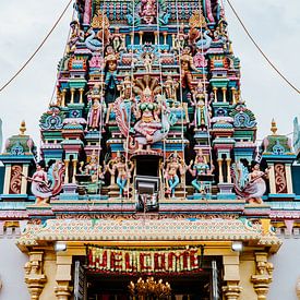 Hindoe tempel in Penang, Maleisie van Jim Abbring
