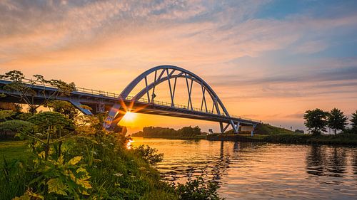 Zonsondergang bij de Walfridusbrug