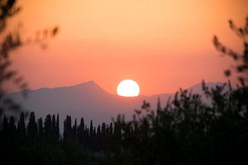Prachtige zonsondergang in de bergen van Patrick Verhoef