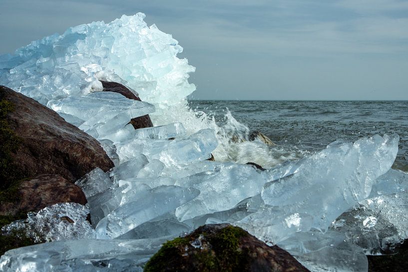 Creeping ice in Markermeer by Charlotte Bakker