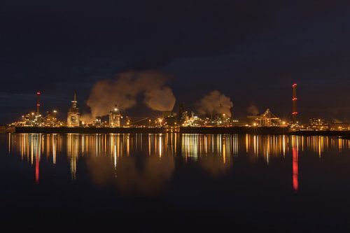Hoogovens Tatasteel bij avond