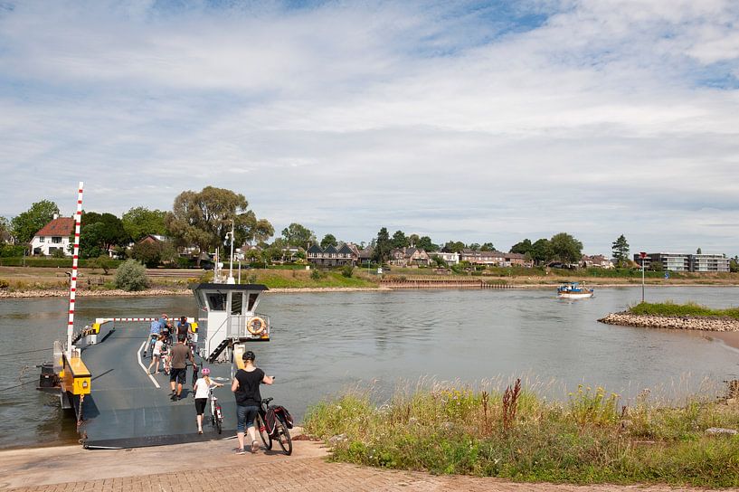 Dieren - Olburgen ferry service across the Ijssel. by Richard Wareham