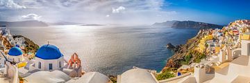 Dorp Oia op het eiland Santorini in Griekenland van Voss Fine Art Fotografie
