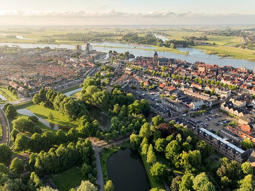Luchtfoto van de zonsondergang in de lente in Kampen
