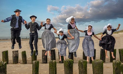 Walcherse kinderen op het strand.