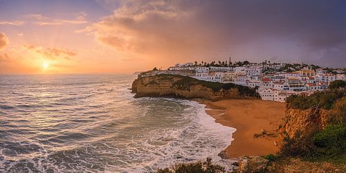 Coucher de soleil à Carvoeiro, au Portugal sur Henk Meijer Photography