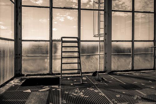 Urbex glass room