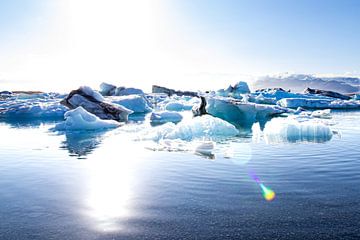 Glacier lagoon by Cindy Dijksman