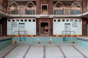 Lost Places indoor swimming pool by Tilo Grellmann