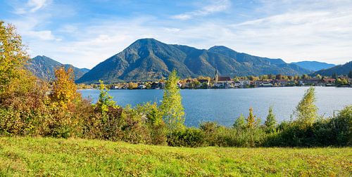 uitzicht  op het toeristenoord Rottach-Egern, lak Tegernsee
