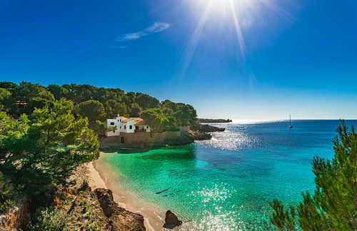 Idyllisch eilandlandschap, Mallorca strand Cala Gat baai, Spanje