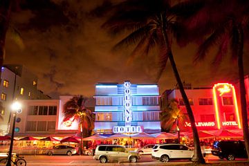Art Deco hotels aan Ocean Drive , Miami Beach, Florida van Peter Schickert