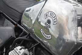 Wheels and waves in Biaritz by Jan Radstake