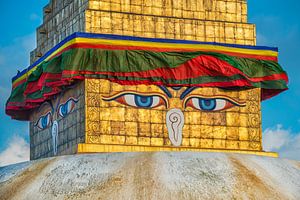Goldene Turmspitze der Bouddha Stupa (Bodnath) in Kathmandu - Nepal