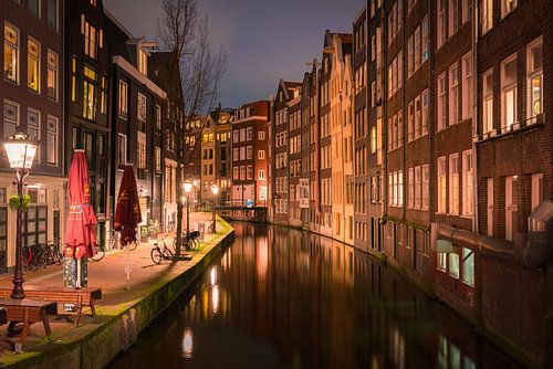 Oudezijds Achterburgwal in Amsterdam tijdens lockdown