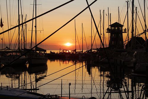 Coucher de soleil au port de Bagenkop, Langeland, Danemark
