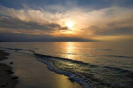 Sonnenuntergang am Strand der Ostsee, romantisch