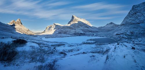 Trollstigen dans un paysage hivernal, Norvège