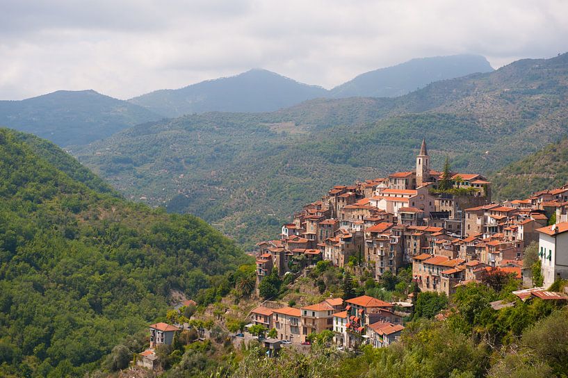 Un village de montagne en Italie par Brian Morgan