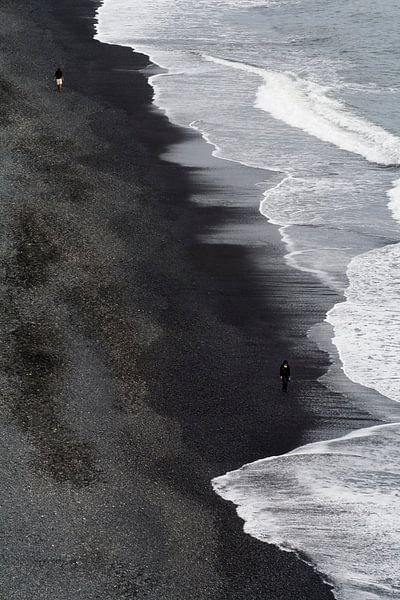 Zwart Strand van Ronald Wilfred Jansen