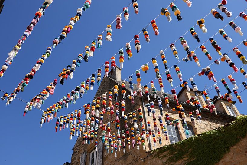 Colourful garlands by Christel Smits