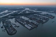 Port of Rotterdam van Luc Buthker thumbnail
