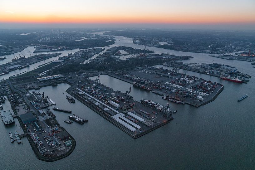 Port of Rotterdam van Luc Buthker