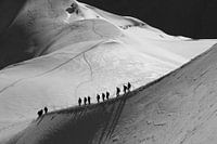 Klimmers op Aiguille du Midi