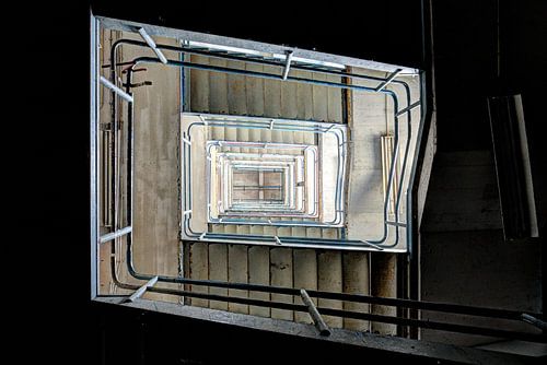 En haut des escaliers