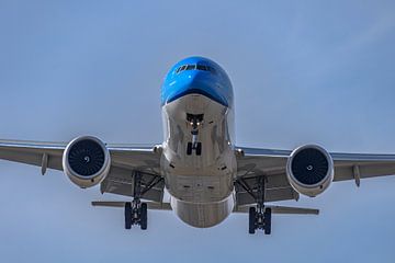 KLM Boeing 777-300 vlak voor de landing.