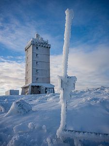 Die Wetterstation auf dem Brockengipfel im Winter