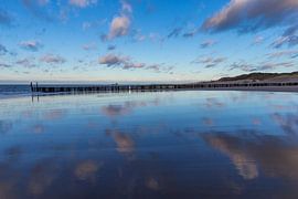 Brise-lames sur la côte de la mer du Nord près de Dishoek. Wout Kok One2expose