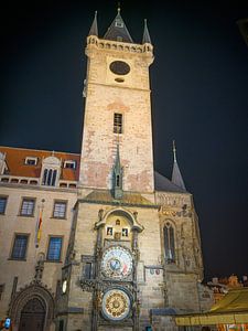Prag - Die astronomische Uhr mit geöffneten Fenstern