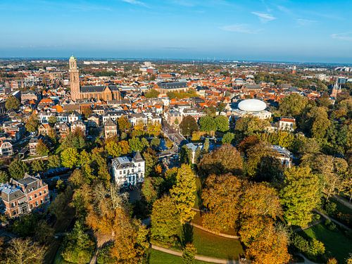 Luchtfoto Zwolle tijdens een mooie herfstdag