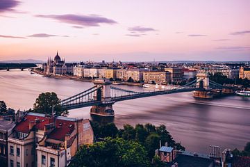 Boedapest - Kettingbrug en Donau (lange opname)