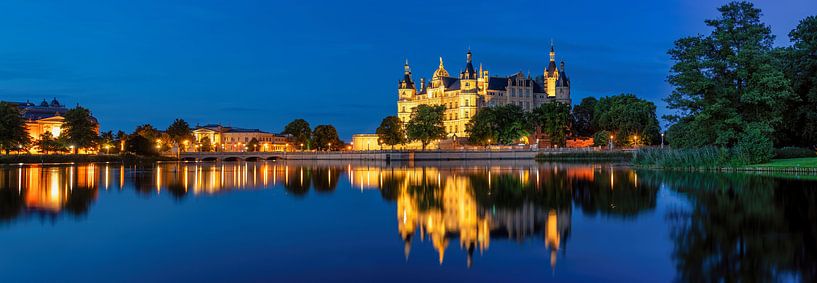 Schloss Schwerin by Bob de Bruin