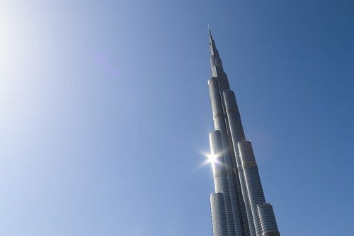 Een zonnige dag in Dubai bij de Burj Khalifa van MPfoto71