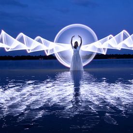 Lightpainting by the sea by Liesbeth van Asselt