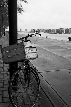 Fahrrad am Kai von Foto Studio Labie