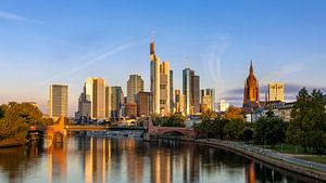 Sonnenaufgang bei Frankfurt am Main, Deutschland