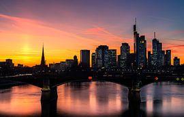 Skyline Frankfurt im Abendrot von Christian Klös