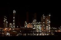 Petrochemikalien bei Nacht von Guido Akster Miniaturansicht