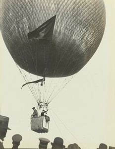Heißluftballon, 1908 von Currently Past