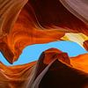 Le grès ondulé et la lumière à Antelope Canyon, aux États-Unis sur Bob Janssen