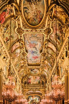 in Gold gebaut