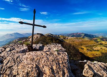 Topkruis in Asturië, Noord-Spanje van insideportugal